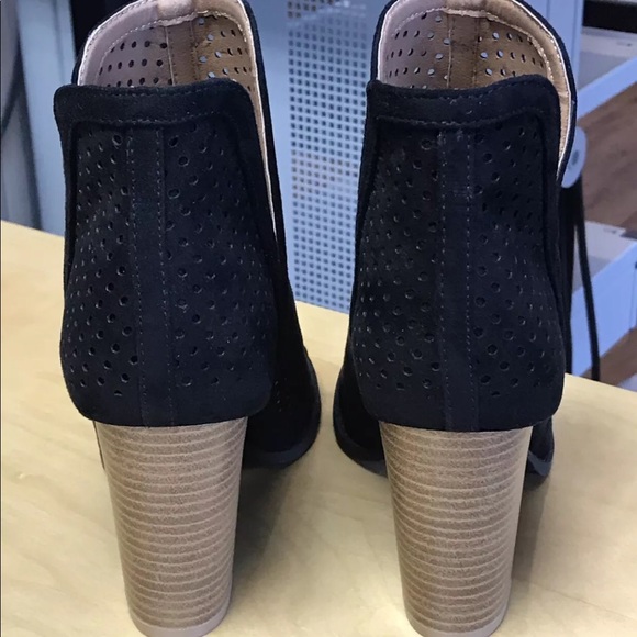 Never worn black booties - Picture 3 of 8